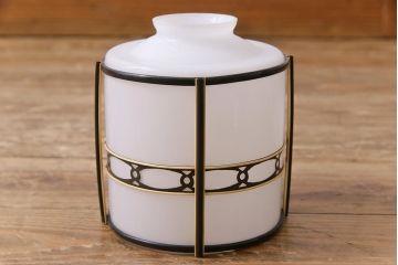 昭和レトロ　和モダンで味わい深い乳白ガラスシェード(電笠、天井照明)