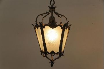 フランスアンティーク　ランタン型　凝った意匠が目を引くゴシック風ペンダントランプ(ライト、天井照明)