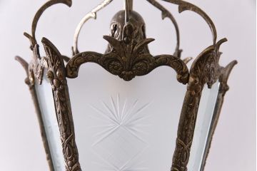 フランスアンティーク　ランタン型　凝った意匠が目を引くゴシック風ペンダントランプ(ライト、天井照明)