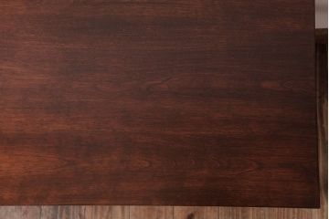 レトロ家具　昭和レトロ　天板樺無垢材　味わいのある風合いの棚板付きテーブル(センターテーブル、飾り台)