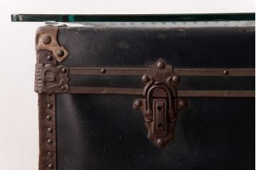 アンティーク雑貨　リメイク品　脚付き　ヴィンテージスタイルにおすすめなトランクセンターテーブル(ローテーブル、ビンテージ)
