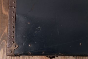 アンティーク雑貨　リメイク品　脚付き　ヴィンテージスタイルにおすすめなトランクセンターテーブル(ローテーブル、ビンテージ)