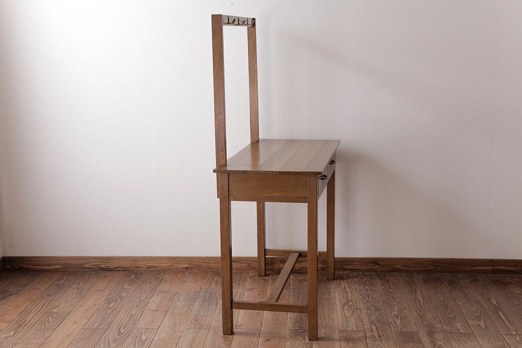 レトロ家具　昭和レトロ　さりげない個性が光るフック付きテーブル(ワークデスク、在宅ワーク、在宅用、作業台)