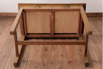 レトロ家具　昭和レトロ　さりげない個性が光るフック付きテーブル(ワークデスク、在宅ワーク、在宅用、作業台)