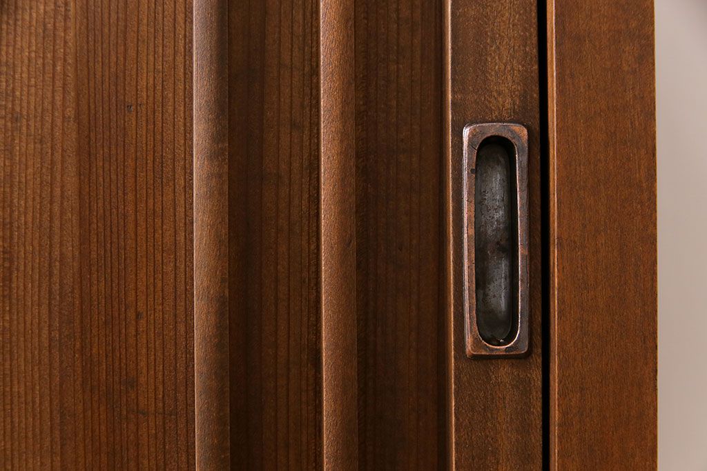 アンティーク家具　上手物　カバ材・柿材・ヒノキ材　格調高い佇まいが魅力の収納棚(戸棚、食器棚)