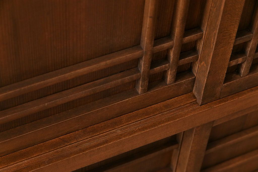 アンティーク家具　上手物　カバ材・柿材・ヒノキ材　格調高い佇まいが魅力の収納棚(戸棚、食器棚)