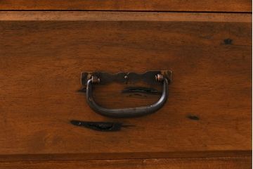 アンティーク家具　上手物　カバ材・柿材・ヒノキ材　格調高い佇まいが魅力の収納棚(戸棚、食器棚)