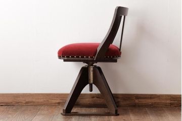 アンティーク家具　和製アンティーク　オーク材　シックな雰囲気漂う回転イス(回転椅子、チェア、ワークチェア)