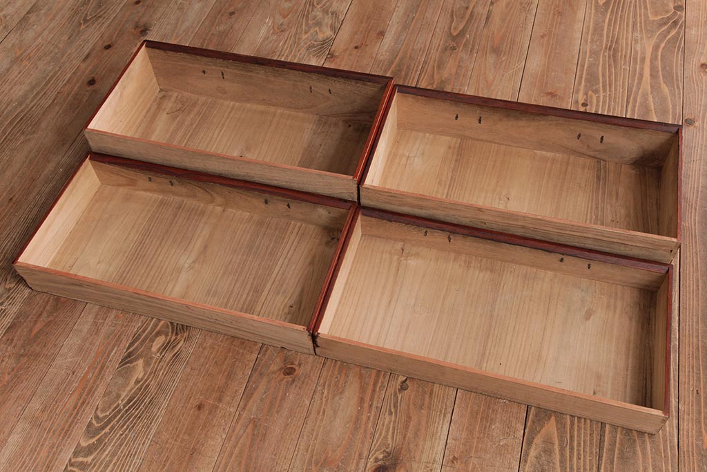 アンティーク家具　和製アンティーク　総桐材　味わい深い佇まいの閂(かんぬき、桐箪笥、桐たんす)付き小箪笥(時代箪笥、小引き出し、桐箪笥、桐たんす)