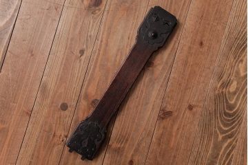 アンティーク家具　和製アンティーク　総桐材　味わい深い佇まいの閂(かんぬき、桐箪笥、桐たんす)付き小箪笥(時代箪笥、小引き出し、桐箪笥、桐たんす)