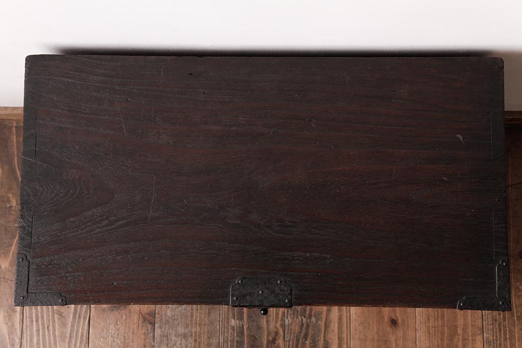 アンティーク家具　和製アンティーク　総桐材　味わい深い佇まいの閂(かんぬき、桐箪笥、桐たんす)付き小箪笥(時代箪笥、小引き出し、桐箪笥、桐たんす)