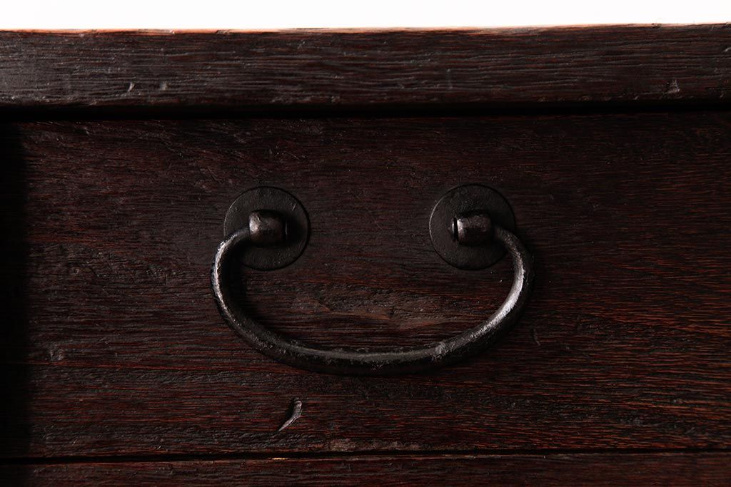 アンティーク家具　和製アンティーク　総桐材　味わい深い佇まいの閂(かんぬき、桐箪笥、桐たんす)付き小箪笥(時代箪笥、小引き出し、桐箪笥、桐たんす)