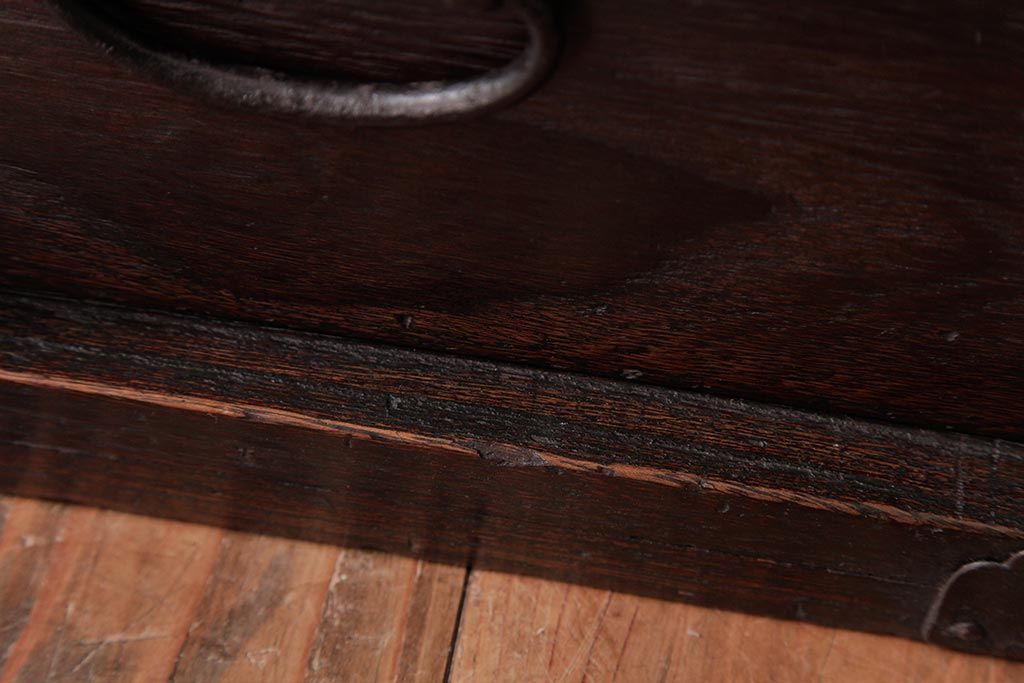 アンティーク家具　和製アンティーク　総桐材　味わい深い佇まいの閂(かんぬき、桐箪笥、桐たんす)付き小箪笥(時代箪笥、小引き出し、桐箪笥、桐たんす)