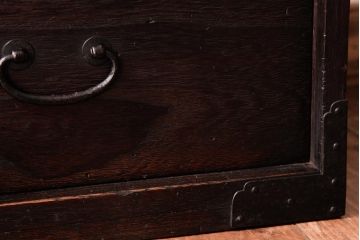 アンティーク家具　和製アンティーク　総桐材　味わい深い佇まいの閂(かんぬき、桐箪笥、桐たんす)付き小箪笥(時代箪笥、小引き出し、桐箪笥、桐たんす)