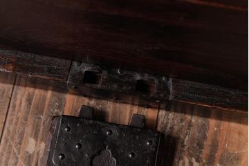 アンティーク家具　和製アンティーク　総桐材　味わい深い佇まいの閂(かんぬき、桐箪笥、桐たんす)付き小箪笥(時代箪笥、小引き出し、桐箪笥、桐たんす)