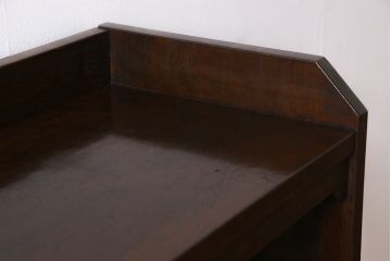 アンティーク家具　和製アンティーク　ナラ材　大正ロマンの雰囲気漂うシックなオープンラック(収納棚、飾り棚、本棚)