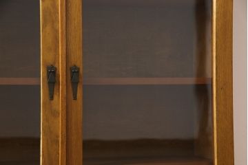 レトロ家具　和製アンティーク　三方ナラ材　薄型　凝った作りが魅力のレトロなブックケース(収納棚、飾り棚)