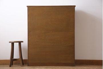 レトロ家具　和製アンティーク　三方ナラ材　薄型　凝った作りが魅力のレトロなブックケース(収納棚、飾り棚)