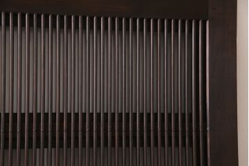 和製アンティーク　倹飩式裏ガラス　ヒノキ材　和モダンな雰囲気溢れる上品な格子蔵戸(格子戸、ガラス戸、引き戸、建具、玄関戸)