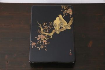 アンティーク雑貨　和製アンティーク　漆器　品のある花鳥図が美しい木製の手許箱(小物入れ、文箱、硯箱)