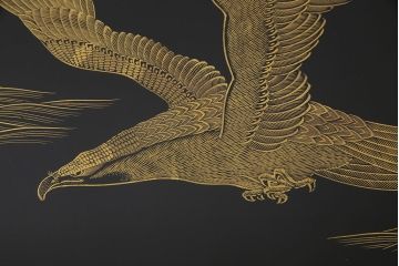 アンティーク雑貨　和製アンティーク　沈金蒔絵　凛々しい図柄が目を引く手許箱(小物入れ、文箱、硯箱)