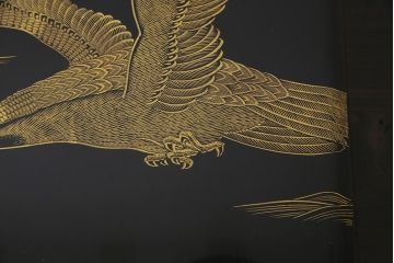 アンティーク雑貨　和製アンティーク　沈金蒔絵　凛々しい図柄が目を引く手許箱(小物入れ、文箱、硯箱)