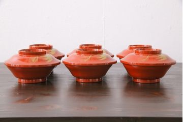 古民具・骨董　明治大正期　蒔絵　鷹と松　朱塗りのお椀6客セット(木製漆器)(2)