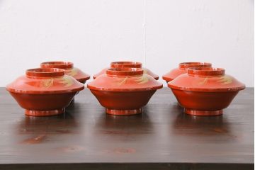 古民具・骨董　明治大正期　蒔絵　鷹と松　朱塗りのお椀6客セット(木製漆器)(3)