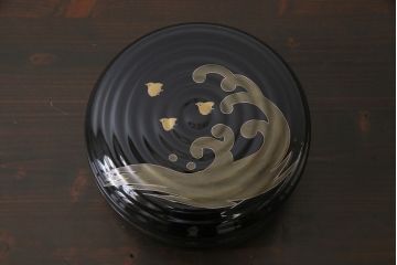 アンティーク雑貨　和製アンティーク　波千鳥が描かれた木製菓子器(菓子入れ)