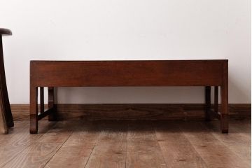 レトロ家具　昭和レトロ　栓材・樺材　取っ手が個性的な味のある趣の文机(座机、ローテーブル)