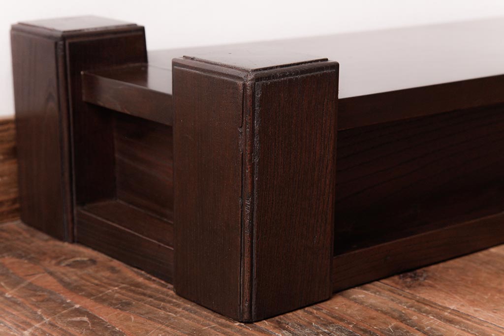 アンティーク家具　和製アンティーク　栃の木・ケヤキ材　力強い杢目が目を引く置き床(ローボード、飾り台)