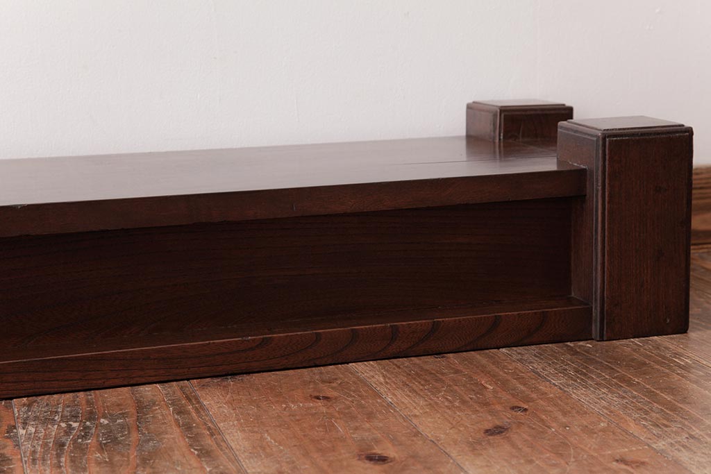 アンティーク家具　和製アンティーク　栃の木・ケヤキ材　力強い杢目が目を引く置き床(ローボード、飾り台)