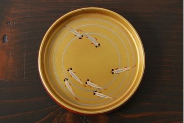 アンティーク雑貨　昭和初期(戦前)　未使用品　メダカの図　赤と金の漆が目を引く木製コースター6客セット(茶托、漆器)