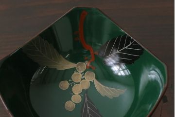 和製アンティーク　滋味豊かな意匠の木製漆器小鉢(向付、小皿、和食器)