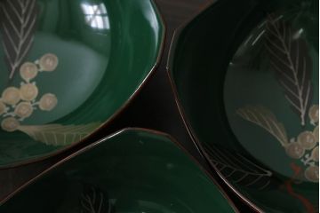 和製アンティーク　滋味豊かな意匠の木製漆器小鉢(向付、小皿、和食器)