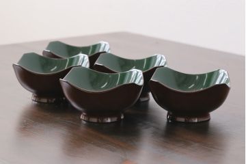 和製アンティーク　滋味豊かな意匠の木製漆器小鉢(向付、小皿、和食器)(1)