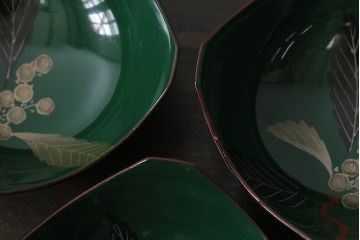 和製アンティーク　滋味豊かな意匠の木製漆器小鉢(向付、小皿、和食器)(1)
