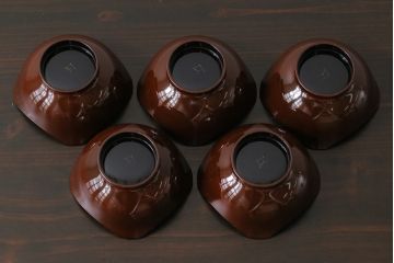 和製アンティーク　滋味豊かな意匠の木製漆器小鉢(向付、小皿、和食器)(1)