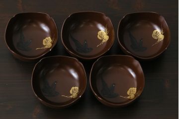 和製アンティーク　花鳥図　金彩が鮮やかな木製漆器小鉢(向付、小皿、和食器)(1)