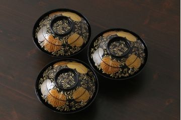 アンティーク雑貨　和製アンティーク　葵の葉紋　高級感漂う木製お椀(漆器、和食器)3客セット