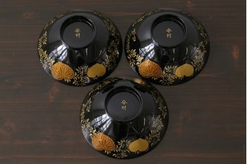 アンティーク雑貨　和製アンティーク　葵の葉紋　高級感漂う木製お椀(漆器、和食器)3客セット