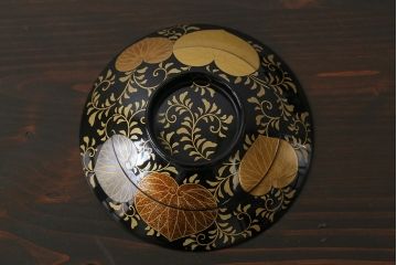 アンティーク雑貨　和製アンティーク　葵の葉紋　高級感漂う木製お椀(漆器、和食器)3客セット