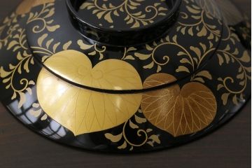 アンティーク雑貨　和製アンティーク　葵の葉紋　高級感漂う木製お椀(漆器、和食器)3客セット