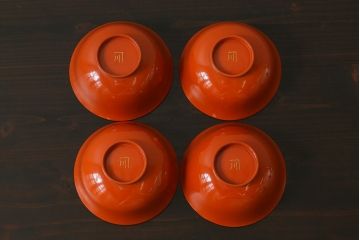 和製アンティーク　松に鶴の図　華やかで縁起の良い柄の木製お椀(漆器、和食器)4客セット