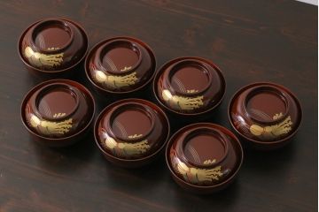 アンティーク雑貨　和製アンティーク　瓢箪の図　シックな雰囲気の木製お椀(漆器、和食器)7客セット