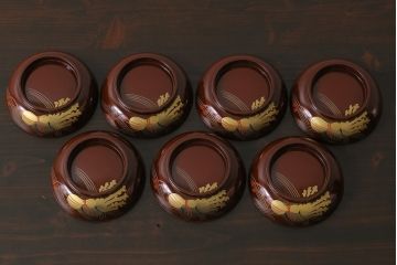 アンティーク雑貨　和製アンティーク　瓢箪の図　シックな雰囲気の木製お椀(漆器、和食器)7客セット