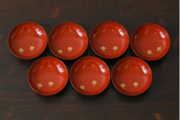 アンティーク雑貨　和製アンティーク　瓢箪の図　シックな雰囲気の木製お椀(漆器、和食器)7客セット