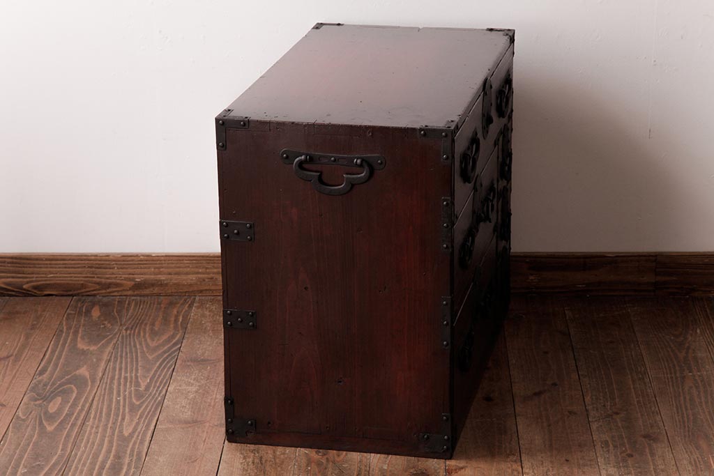 アンティーク家具　和製アンティーク　木瓜型取っ手が目を引く小箪笥(和タンス、引き出し、時代箪笥)