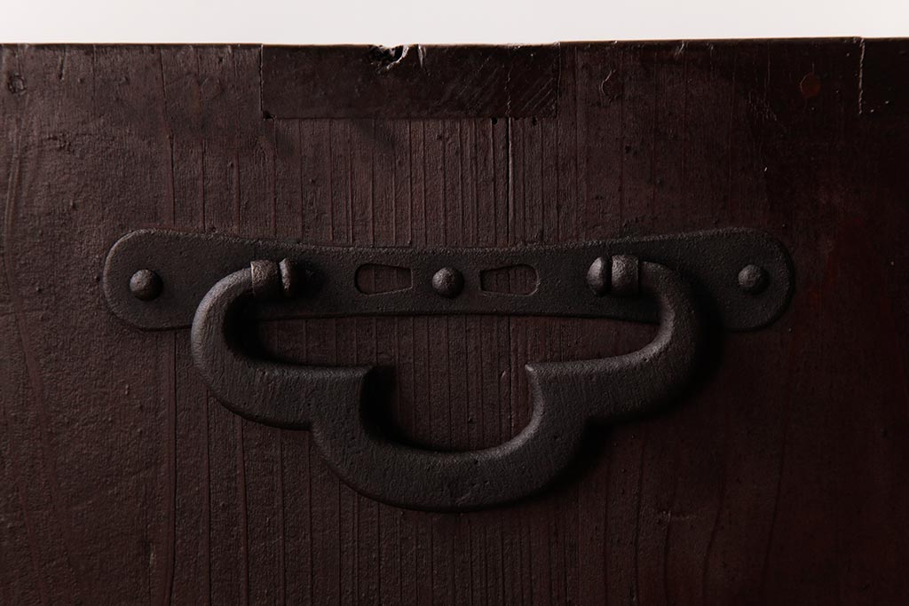 アンティーク家具　和製アンティーク　木瓜型取っ手が目を引く小箪笥(和タンス、引き出し、時代箪笥)