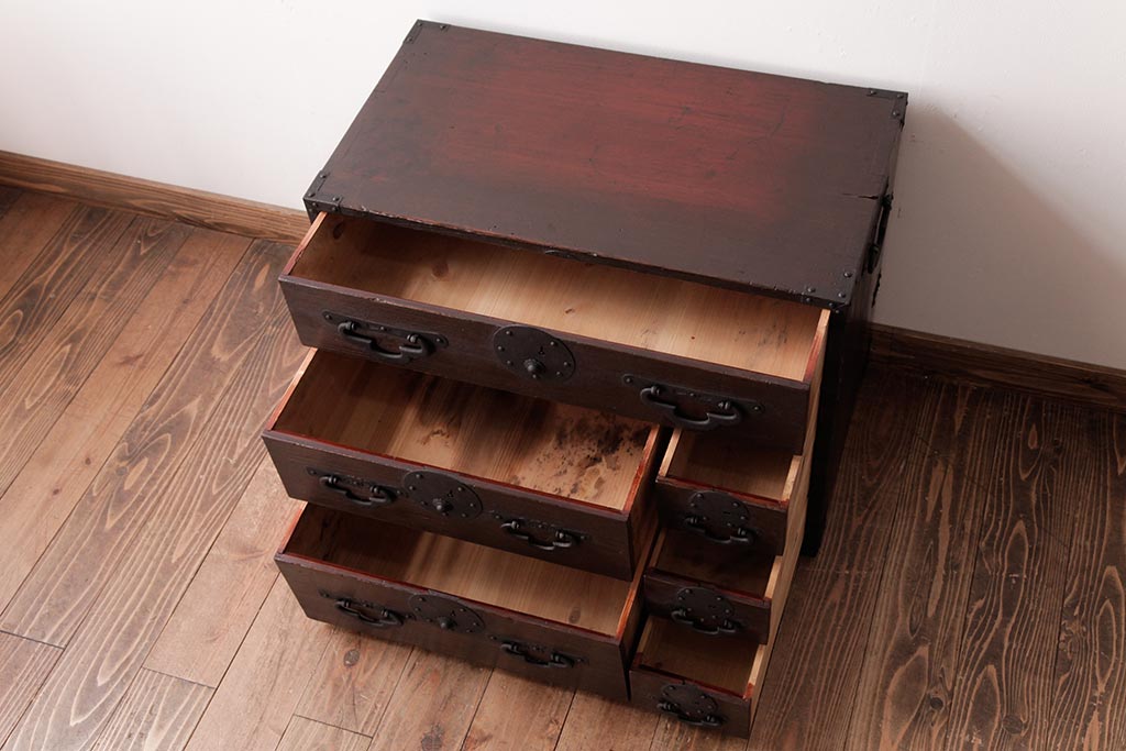 アンティーク家具　和製アンティーク　木瓜型取っ手が目を引く小箪笥(和タンス、引き出し、時代箪笥)